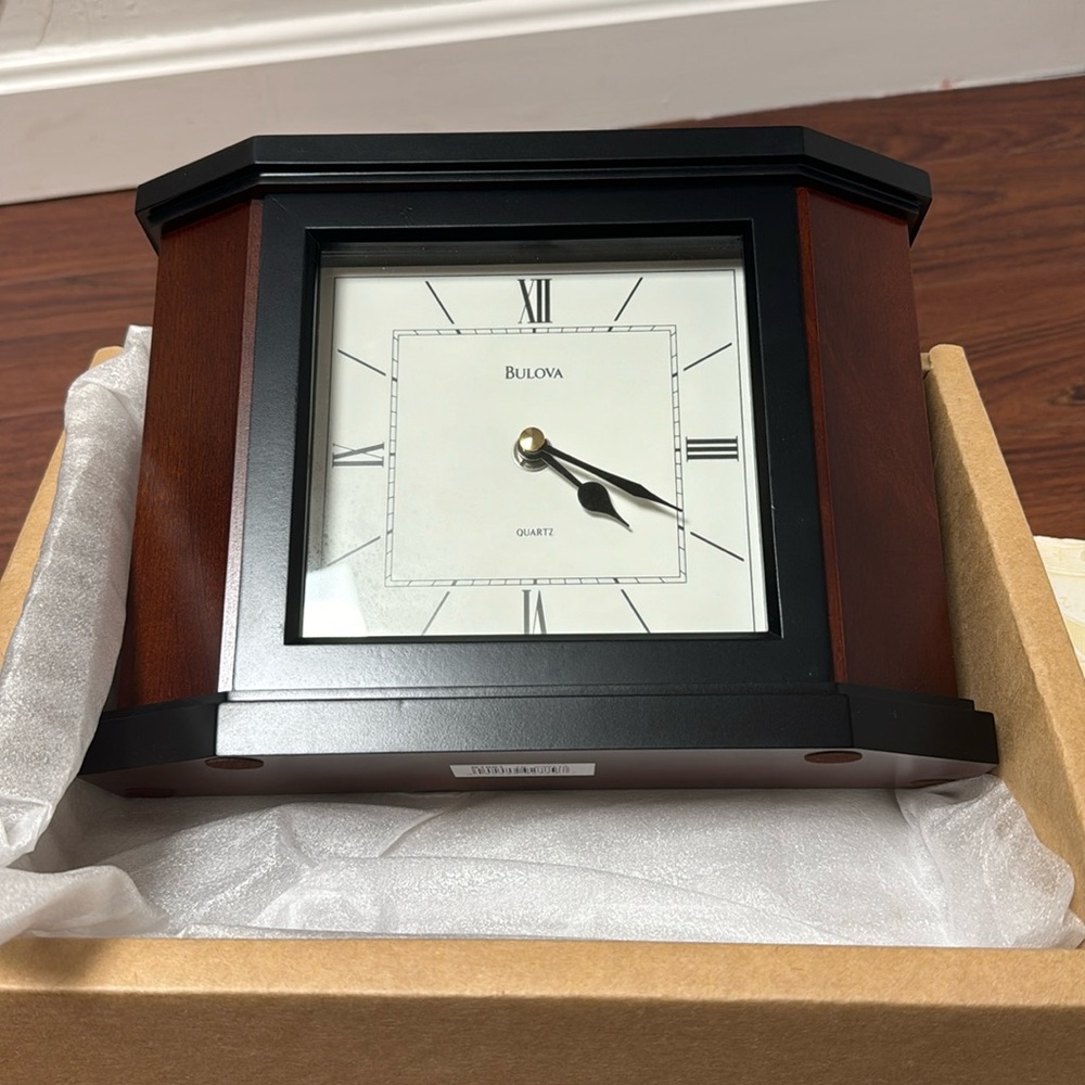 Bulova Quartz Mantel Shelf Desk Clock Wood Cherry Finish